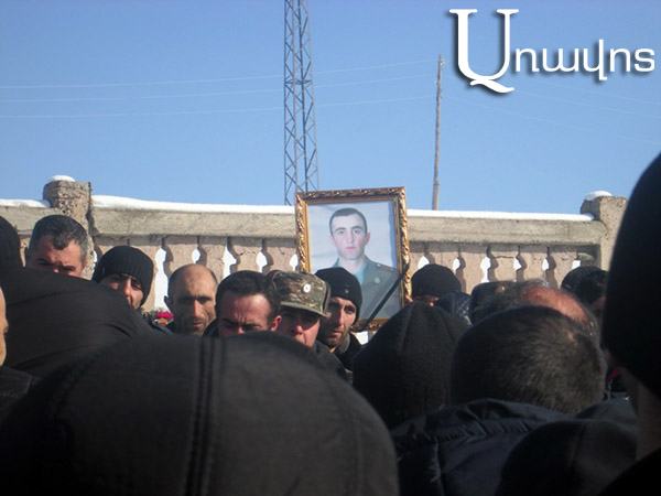 В Ашоцке состоялись похороны погибшего в Тавуше лейтенанта Шаварша Меликяна: видео, фото
