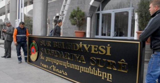 В Диарбекире с указателя на здании общинной администрации убрали надпись на армянском: Ermenihaber.am