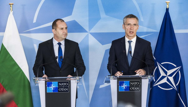 «Мы усиливаем присутствие в регионе Черного моря»: генсек НАТО – президенту Болгарии