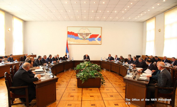 Бако Саакян на первом в 2017г заседании Правительства Арцаха обсудил экономические показатели