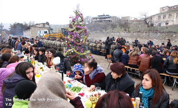 Бако Саакян посетил село Талиш в канун Нового Года
