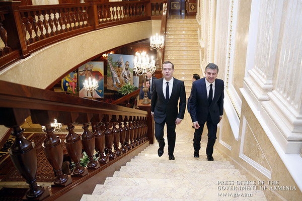 Состоялась встреча премьер-министров Армении и России в Москве