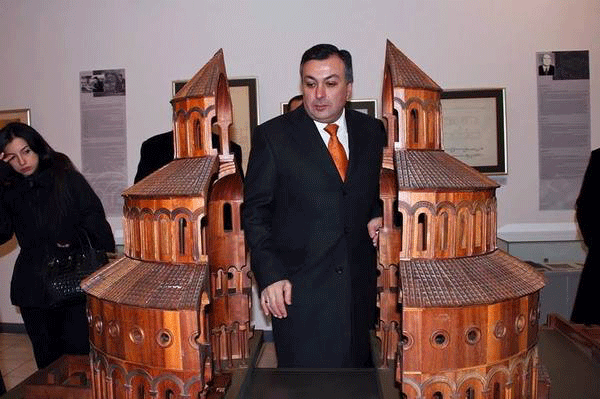 Министр культуры Армен Амирян вступил в РПА