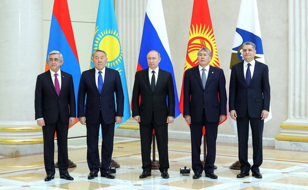 Eurasianet.org: Объем внешней торговли стран-членов ЕАЭС существенно снижается второй год подряд