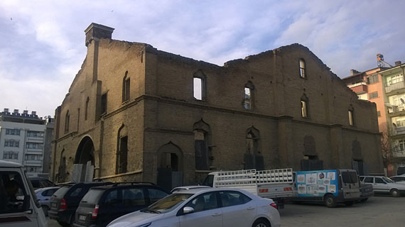 Армянская церковь в Турции превращена в автостоянку: Ermenihaber