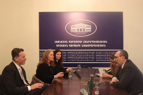 Глава МИД Арцаха в Степанакерте принял наблюдателей из США и ЕС