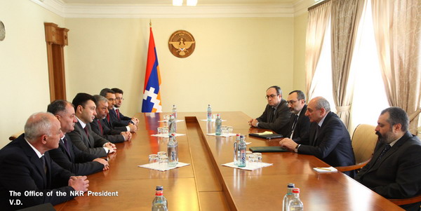 Бако Саакян принял делегацию Национального Собрания Армении во главе с Эдуардом Шармазановым