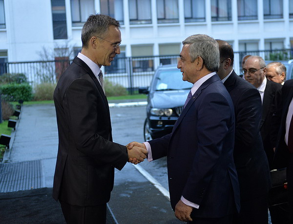 Серж Саргсян и Йенс Столтенберг встретились в штаб-квартире НАТО в Брюсселе