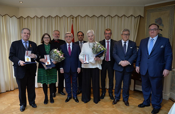 Серж Саргсян в Брюсселе встретился с депутатами Европарламента и вручил государственные награды