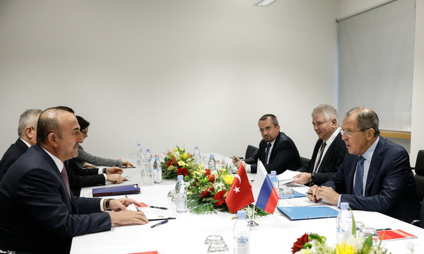 Главы МИД России и Турции встретились в Бонне