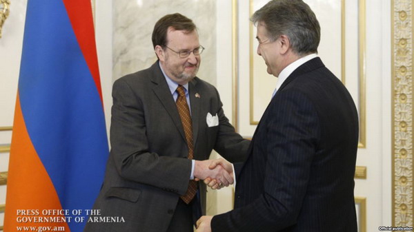 Ричард Миллс: США готовы содействовать усилиям правительства Армении по борьбе с коррупцией.