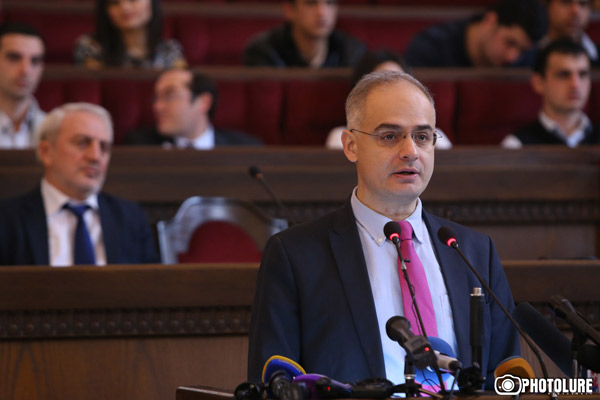 «А как еще можно отнестись к идиотизму?»: Зурабян – о слухах, что АНК решили дать места в парламенте из-за Карабахского вопроса