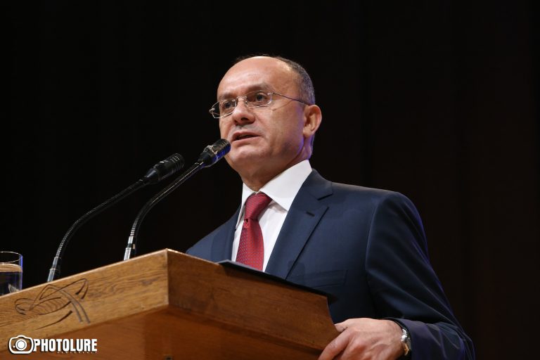 Сейран Оганян приглашает лидеров партий на публичные осуждения по Арцахскому вопросу