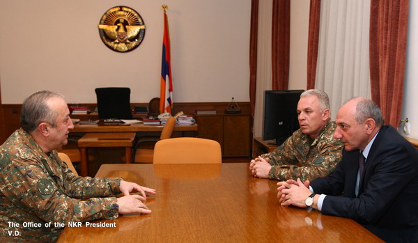 Бако Саакян принял начальника Генштаба ВС Армении Мовсеса Акобяна