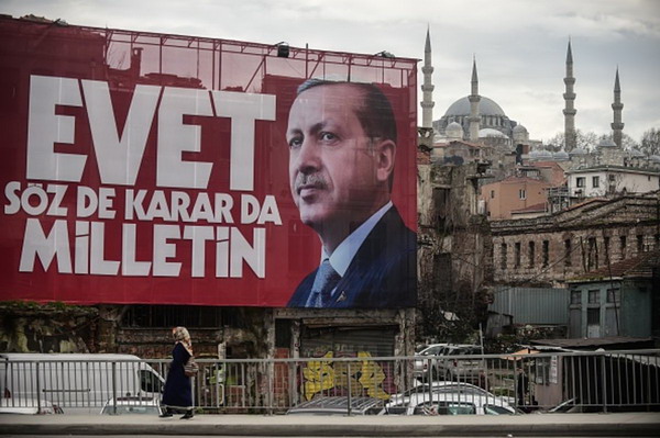 «Зачем Эрдоган провоцирует европейских лидеров»: Bloomberg