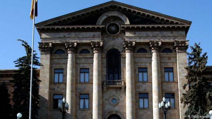 Deutsche Welle: ЦИК Армении отвергает упреки в отказе пригласить международных наблюдателей на выборы
