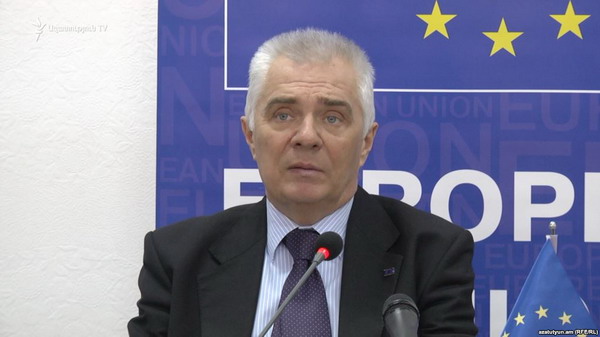 Европейский Союз обеспокоен случаями насилия в селе Джрарат: глава Делегации ЕС в Армении