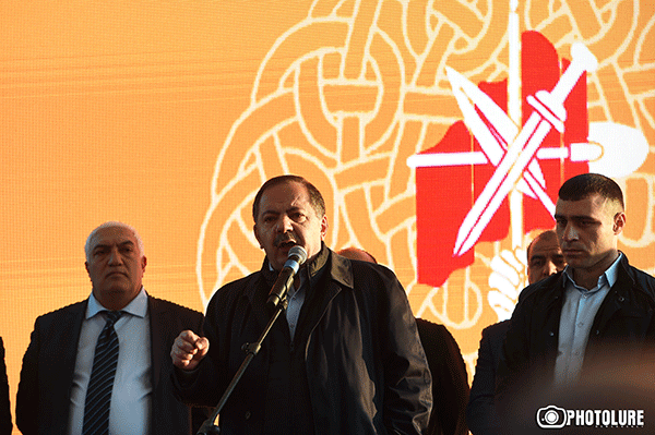 Агван Варданян раскритиковал все политические партии, участвующие в выборах