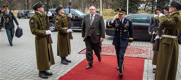 Россия играет дестабилизирующую роль в Карабахском конфликте: командующий ВС США в Европе