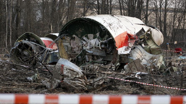 Польша официально обвинила Россию в катастрофе президентского самолета под Смоленском в 2010 году
