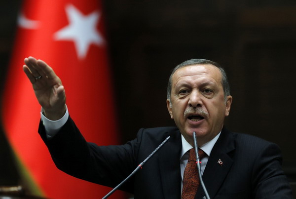 Эрдоган обсудит с Трампом решение США о поставках оружия курдам