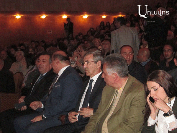 Приветствие мэра Гюмри на итальянском – на фестивале под патронатом родственников Сержа Саргсяна: видео, фото