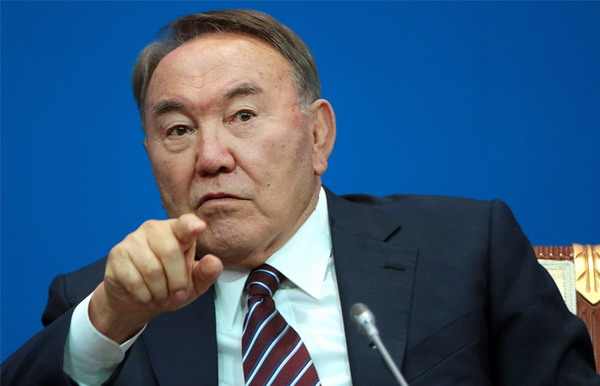 Назарбаев поручил перейти на латинский алфавит