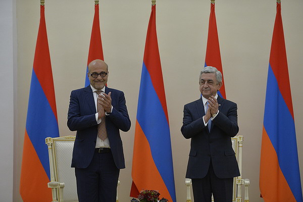 Вручены премии Президента Армении