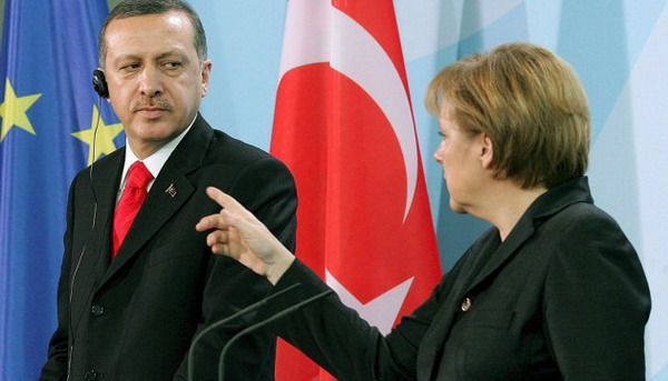 Германия запретит местным туркам голосовать на референдуме по введению смертной казни в Турции