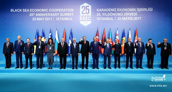 Делегация Армении приняла участие на юбилейном саммите ОЧЕС в Стамбуле