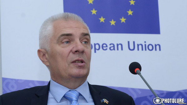Глава Делегации ЕС в Ереване призывает Армению создать независимый орган по борьбе с коррупцией