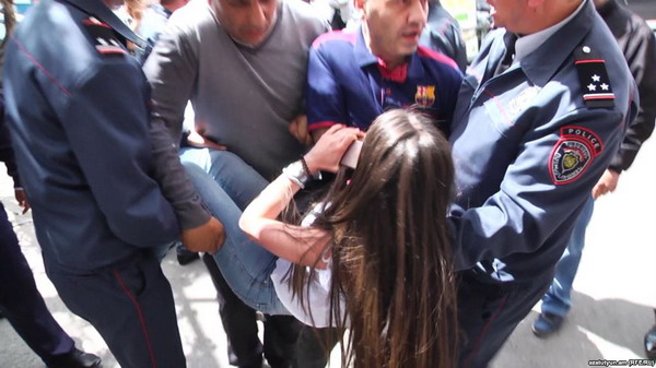 У дочери Заруи Постанджян диагностировано сотрясение мозга после инцидента с полицией в штабе РПА