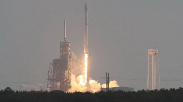 Компания Илона Маска SpaceX впервые вывела на орбиту спутник в интересах военных