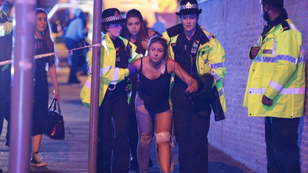 Теракт в концертном зале Манчестера: погибли 22 человека, в том числе дети
