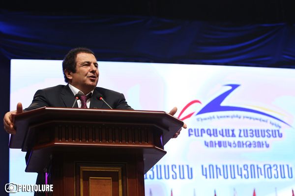 Гагик Царукян пригласил к себе на встречу кандидатов, представивших заявления об отказе от мандата