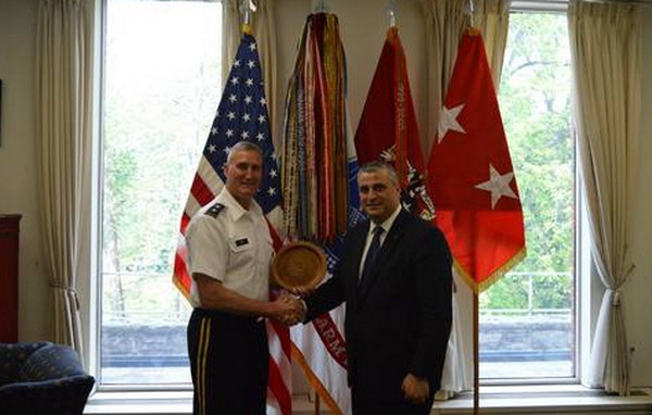 Посол Армении в Вашингтоне Григор Ованнисян посетил колледж Вооруженных Сил США