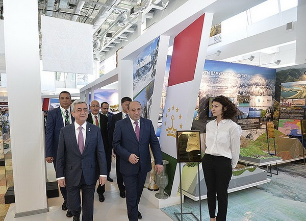 Серж Саргсян посетил армянский павильон специализированной международной выставки «Астана Экспо-2017»