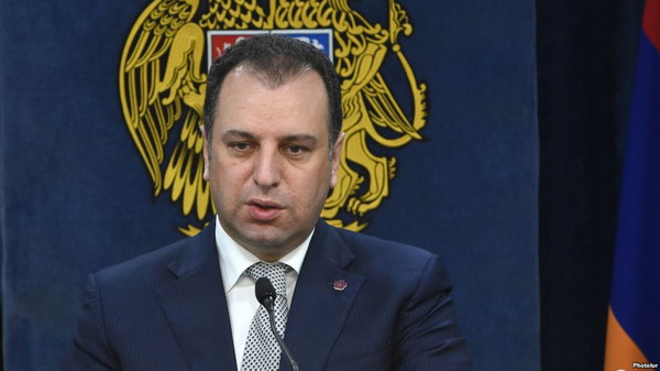 Виген Саргсян обещает прокомментировать новые поставки российского оружия в Азербайджан на пресс-конференции