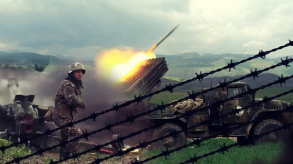 В небе над Нагорным Карабахом сгущаются тучи войны: ICG опубликовала новый доклад