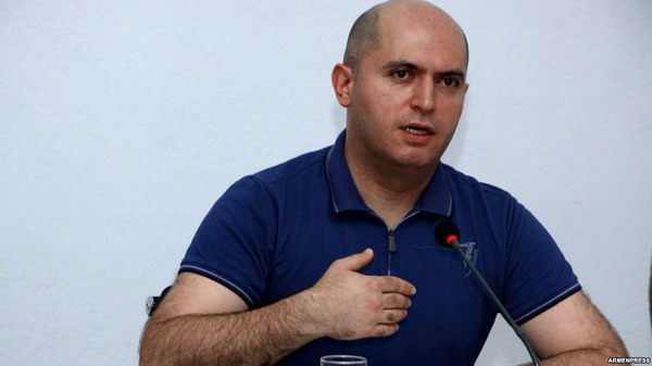 Объяснения Москвы о поставках оружия в Азербайджан не выдерживают критики: Армен Ашотян