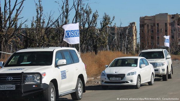 Лидеры Германии и Франции требуют немедленно прекратить огонь в Донбассе