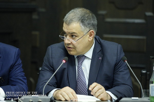 Министр юстиции Армении «поясняет» решение Госдумы РФ: водительские права – национальный документ: фото