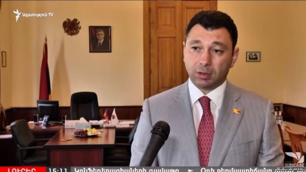 Демократия в Карабахе не пострадает, если Бако Саакян еще 10 лет останется на посту президента: Э.Шармазанов