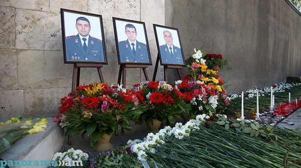 В Ереване состоялось мероприятие в память о погибших в ходе захвата полка ППС полицейских