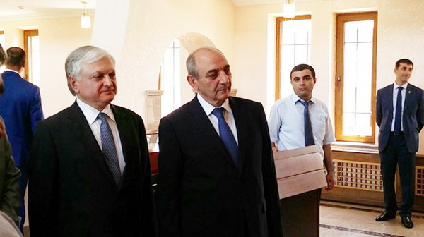 Эдвард Налбандян и Бако Саакян провели подробную беседу о ситуации вокруг Карабахского конфликта
