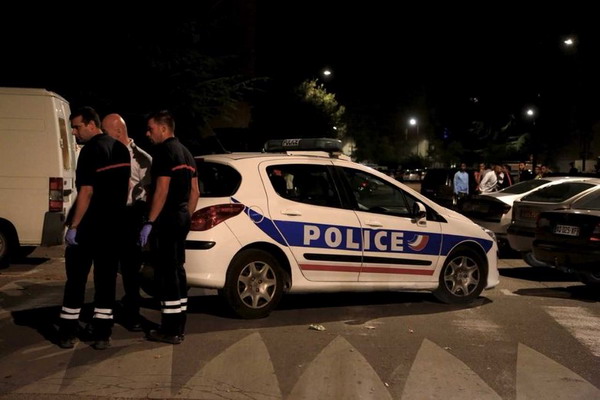Восемь человек получили ранения во время стрельбы перед мечетью во французском Авиньоне
