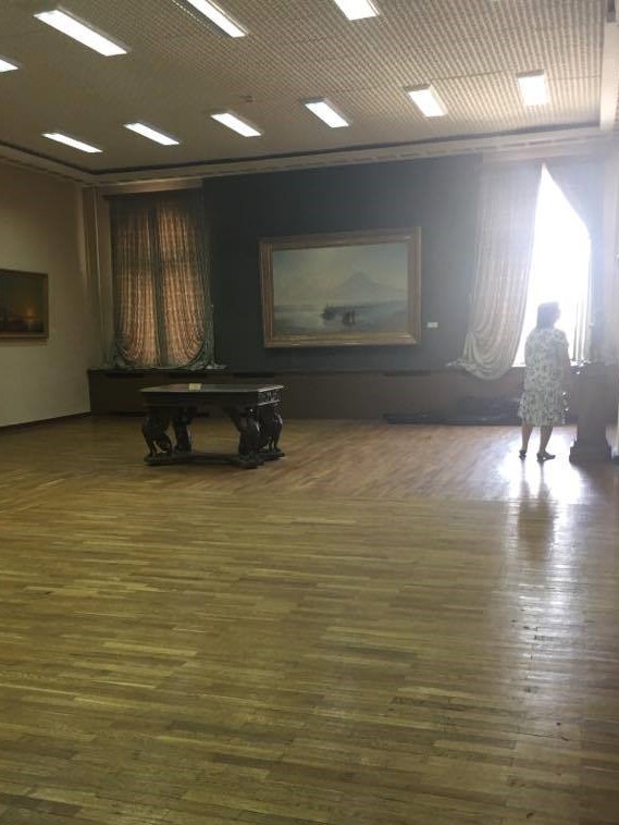 Айвазовский – перед открытым окном, в 32 градусную жару: фото