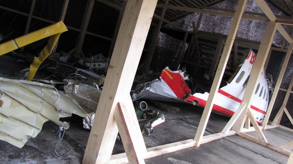 Польская госкомиссия по Смоленской катастрофе: на левом крыле самолета Качиньского — следы взрыва
