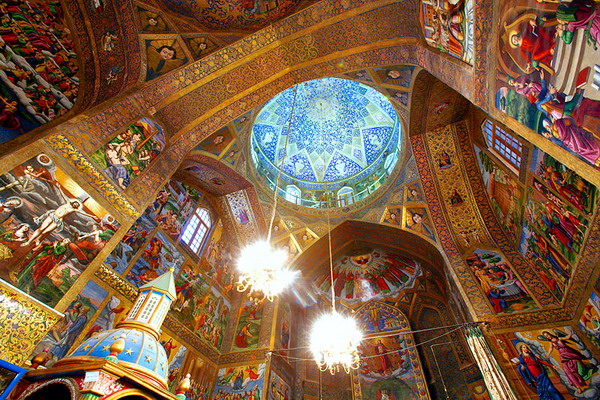 450 армянских и 150 ассирийских церквей в Иране задокументированы
