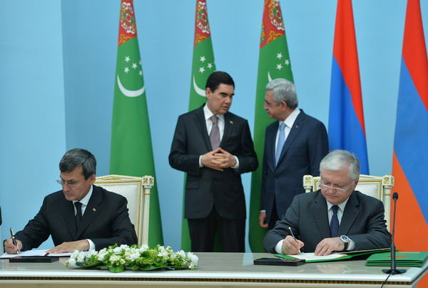 В Ереване подписаны армяно-туркменские документы